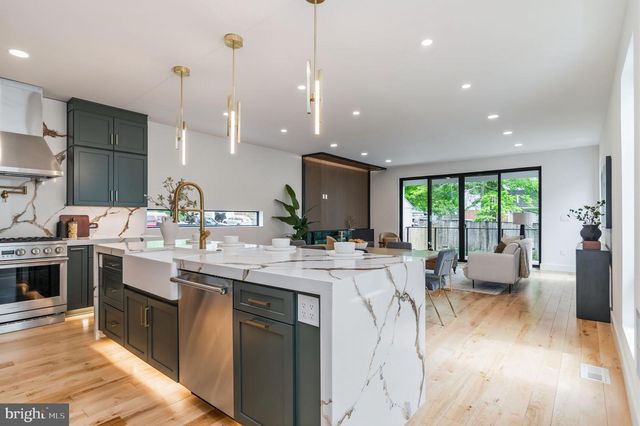 2025 N EMERSON ST, Arlington, VA 22207