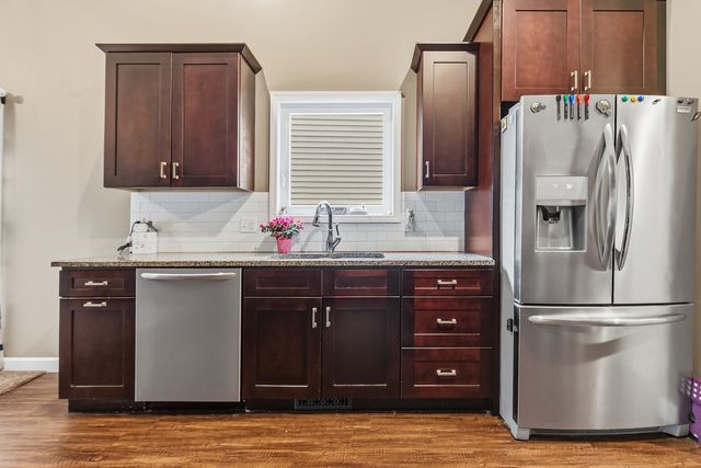 1807 W 75th Place W, Davenport, IA 52806