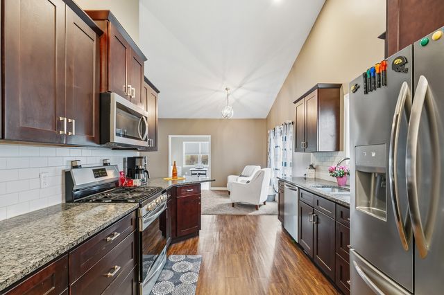 1807 W 75th Place W, Davenport, IA 52806