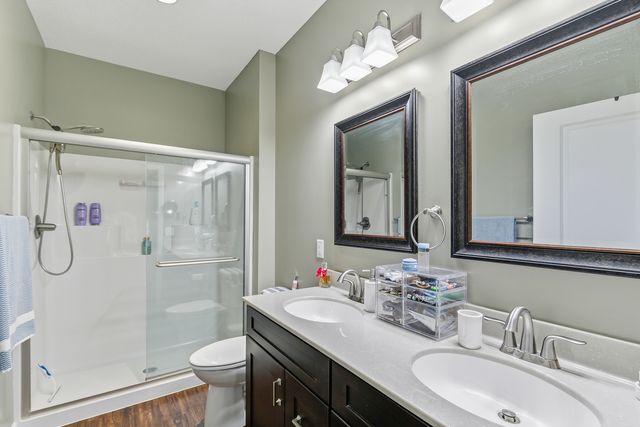 1807 W 75th Place W, Davenport, IA 52806