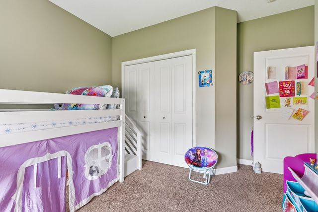 1807 W 75th Place W, Davenport, IA 52806