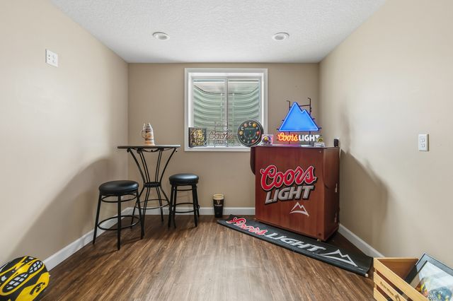 1807 W 75th Place W, Davenport, IA 52806