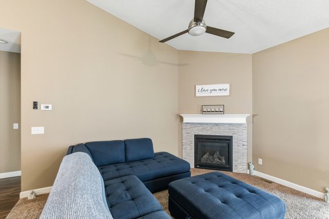 1807 W 75th Place W, Davenport, IA 52806