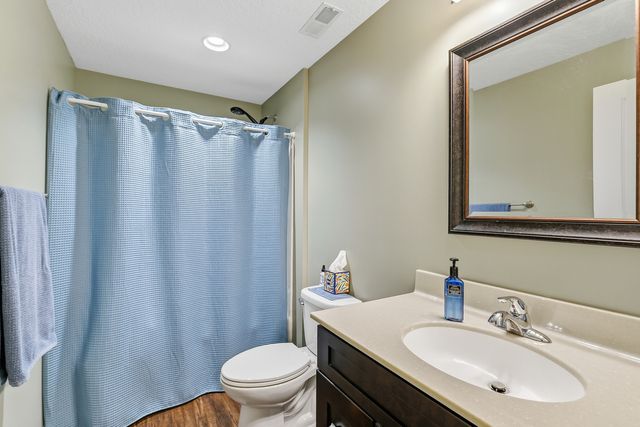 1807 W 75th Place W, Davenport, IA 52806