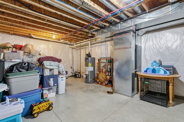 1807 W 75th Place W, Davenport, IA 52806