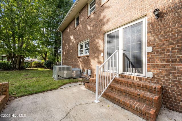 521 University Drive, Jacksonville, NC 28546