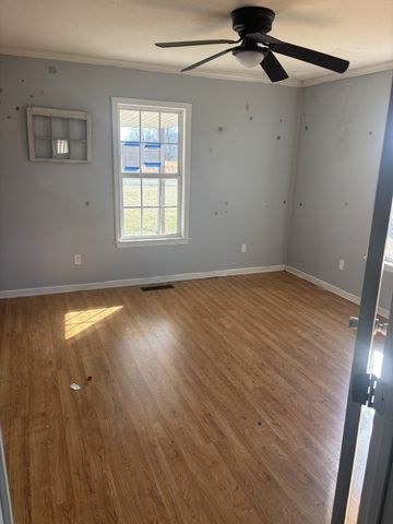 2075 Akersville Rd, Lafayette, TN 37083
