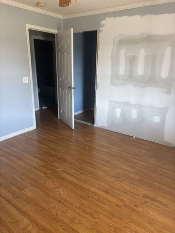 2075 Akersville Rd, Lafayette, TN 37083