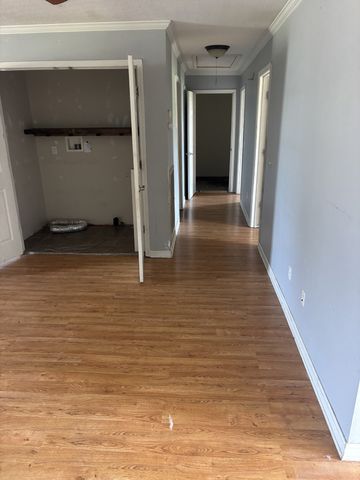 2075 Akersville Rd, Lafayette, TN 37083