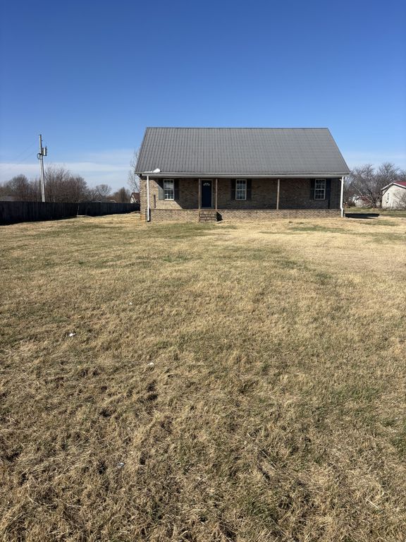 2075 Akersville Rd, Lafayette, TN 37083