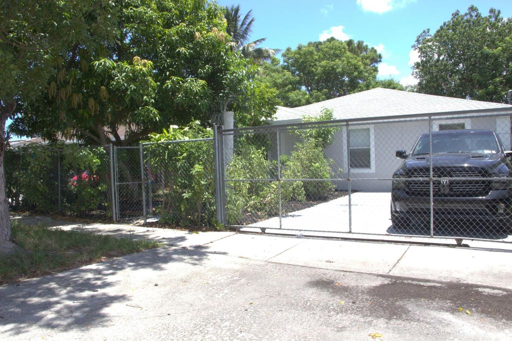 1724 NW 152ND Terrace, Miami Gardens, FL 33054