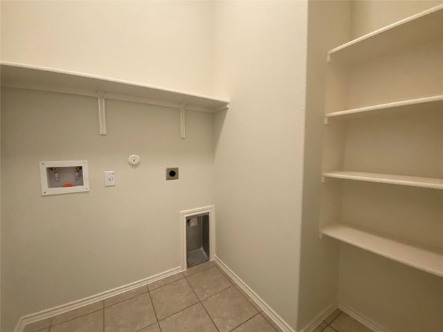 204 Nettletree DR, Buda, TX 78610