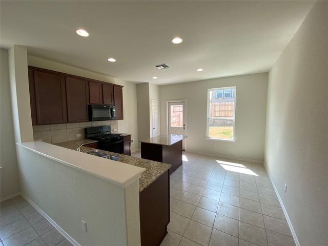 204 Nettletree DR, Buda, TX 78610