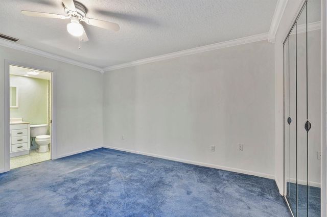 121 Wettaw Lane 211, North Palm Beach, FL 33408