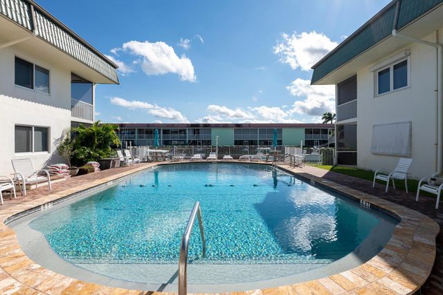 121 Wettaw Lane 211, North Palm Beach, FL 33408
