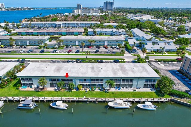 121 Wettaw Lane 211, North Palm Beach, FL 33408