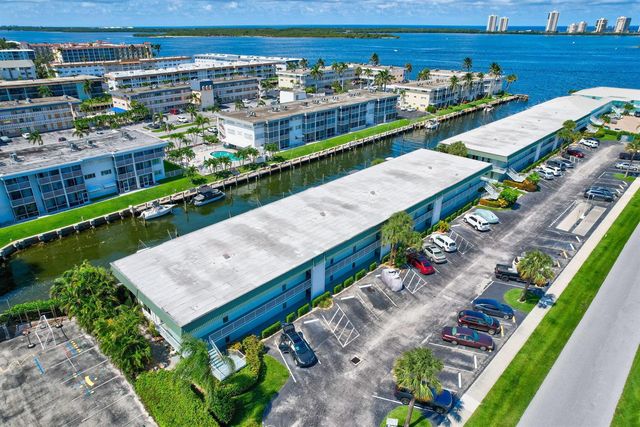 121 Wettaw Lane 211, North Palm Beach, FL 33408