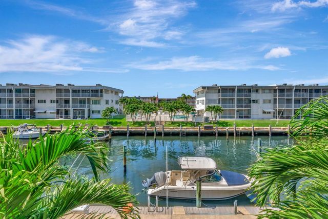 121 Wettaw Lane 211, North Palm Beach, FL 33408