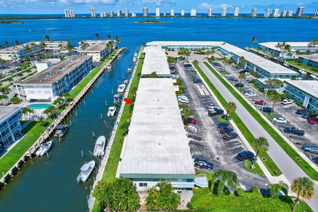 121 Wettaw Lane 211, North Palm Beach, FL 33408