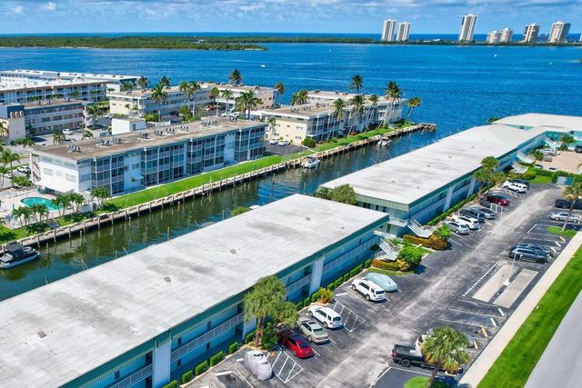 121 Wettaw Lane 211, North Palm Beach, FL 33408