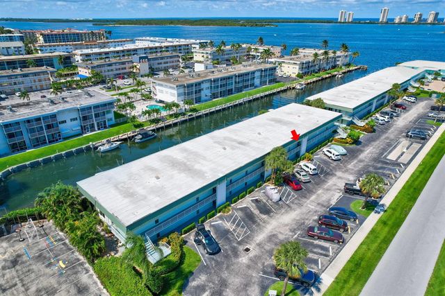121 Wettaw Lane 211, North Palm Beach, FL 33408