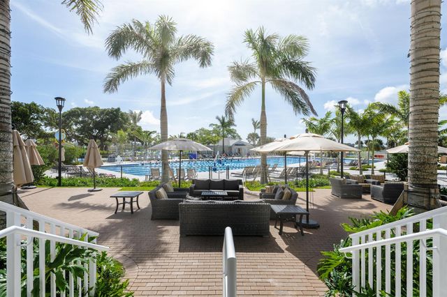121 Wettaw Lane 211, North Palm Beach, FL 33408