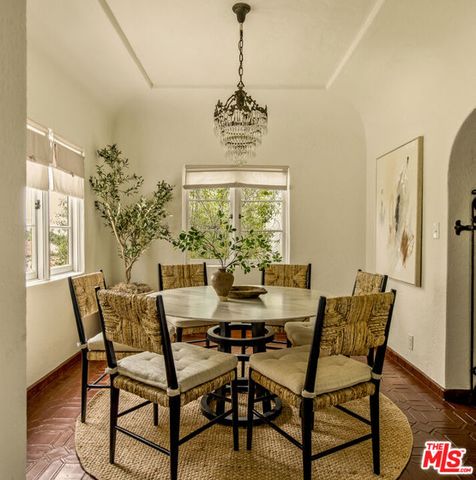 5470 Los Feliz Boulevard, Los Angeles, CA 90027