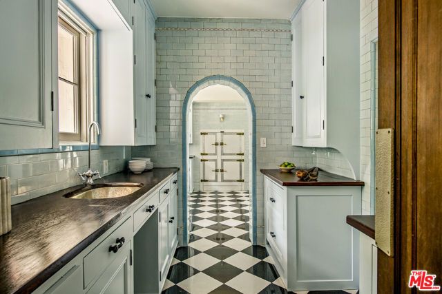 5470 Los Feliz Boulevard, Los Angeles, CA 90027