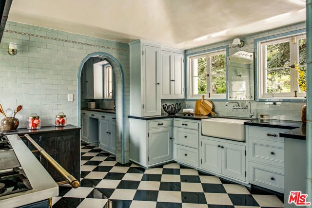 5470 Los Feliz Boulevard, Los Angeles, CA 90027