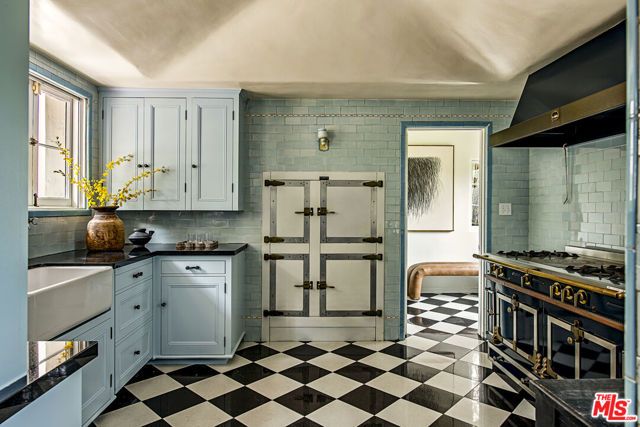 5470 Los Feliz Boulevard, Los Angeles, CA 90027