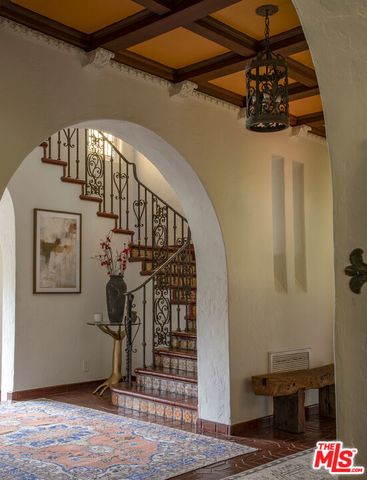 5470 Los Feliz Boulevard, Los Angeles, CA 90027