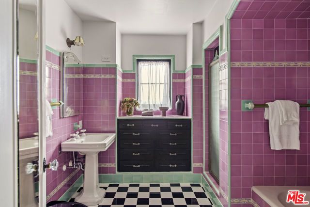 5470 Los Feliz Boulevard, Los Angeles, CA 90027