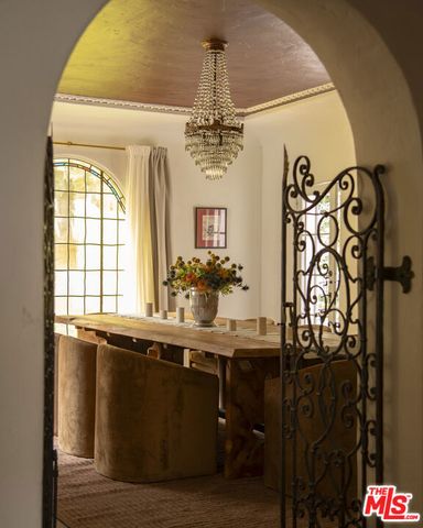 5470 Los Feliz Boulevard, Los Angeles, CA 90027
