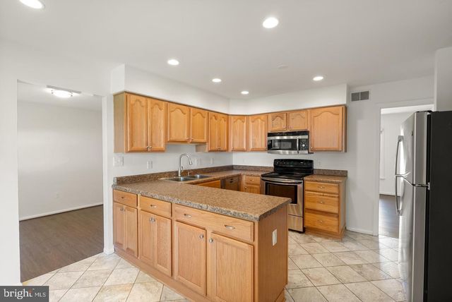 8902 HUXLEY CT, Springfield, VA 22153