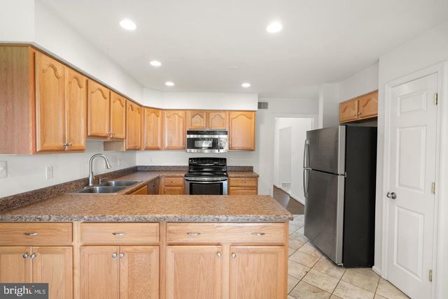 8902 HUXLEY CT, Springfield, VA 22153