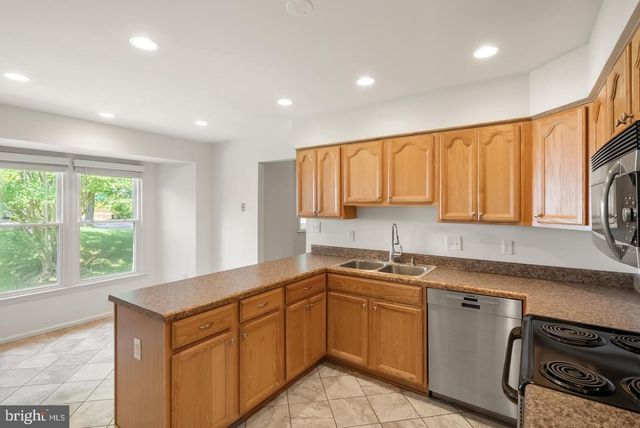 8902 HUXLEY CT, Springfield, VA 22153