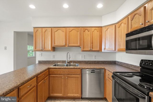 8902 HUXLEY CT, Springfield, VA 22153