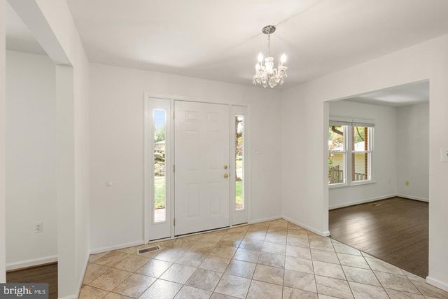 8902 HUXLEY CT, Springfield, VA 22153