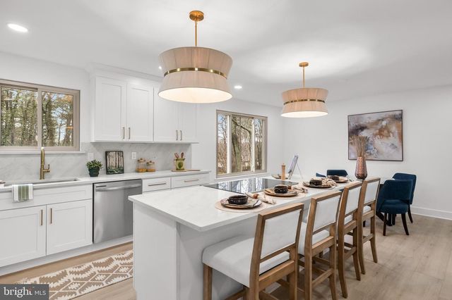 64 CHIPPENHAM DR, Voorhees, NJ 08043