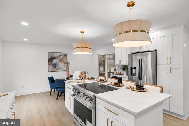 64 CHIPPENHAM DR, Voorhees, NJ 08043