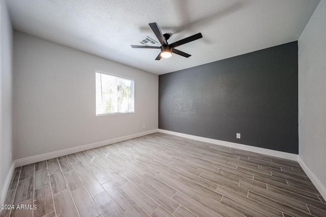 11207 S Iroquois Drive, Phoenix, AZ 85044