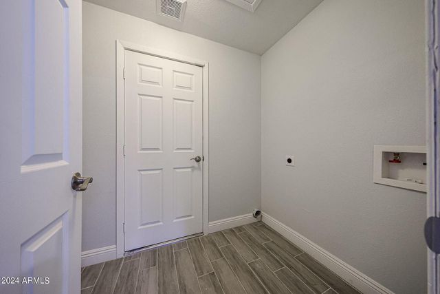 11207 S Iroquois Drive, Phoenix, AZ 85044