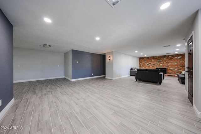 11207 S Iroquois Drive, Phoenix, AZ 85044