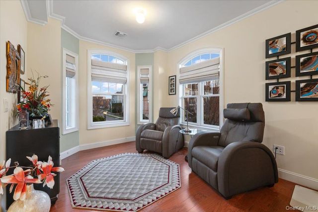 365 Trotting Lane, Westbury, NY 11590