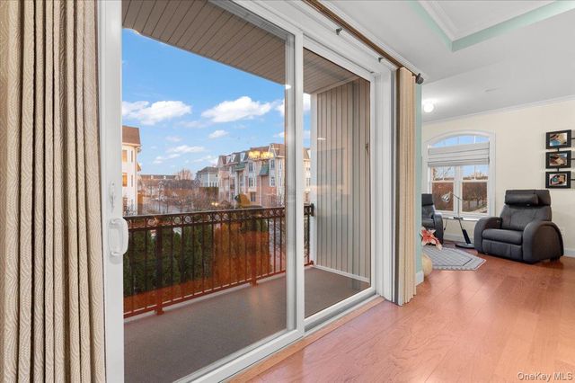 365 Trotting Lane, Westbury, NY 11590