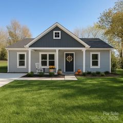 216 Queens Court, Gastonia, NC 28052