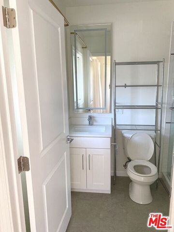 4770 Edgewood, Los Angeles, CA 90019