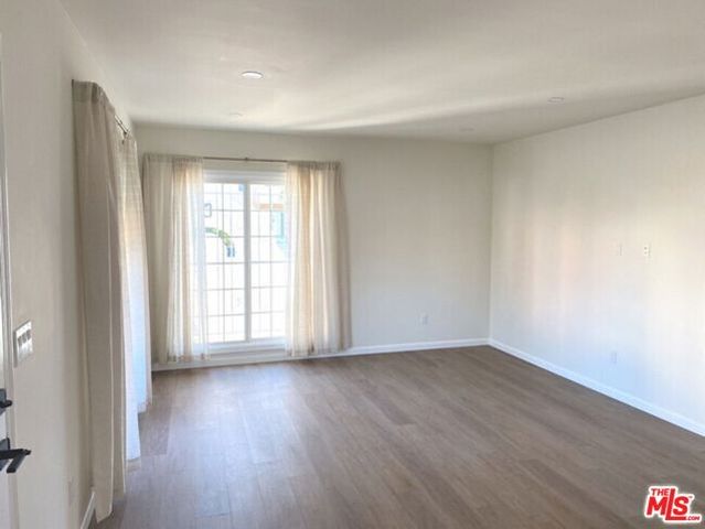 4770 Edgewood, Los Angeles, CA 90019