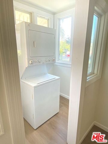 4770 Edgewood, Los Angeles, CA 90019