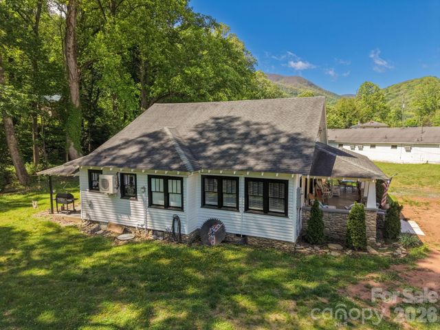 2355 Soco Road, Maggie Valley, NC 28751